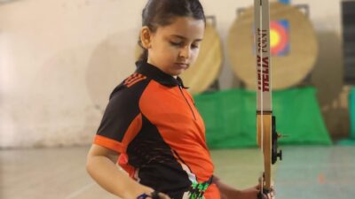 Densa Okçuluk sporcusu ve aynı