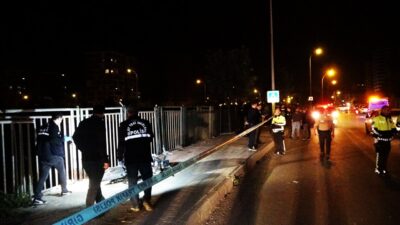 Adana’da hakimiyetini kaybeden bir motosiklet,