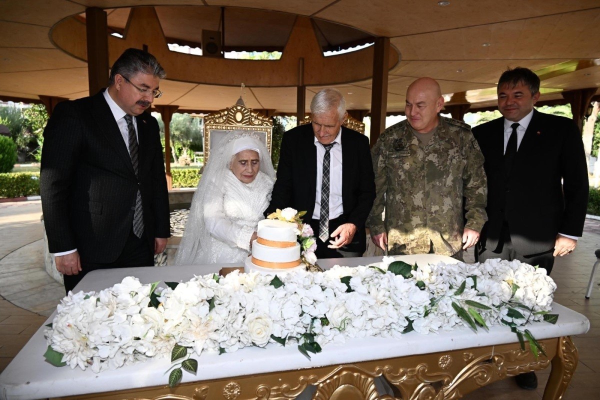 Osmaniye’de Huzur Evinde 79 Yaşında Nikah Kıydılar