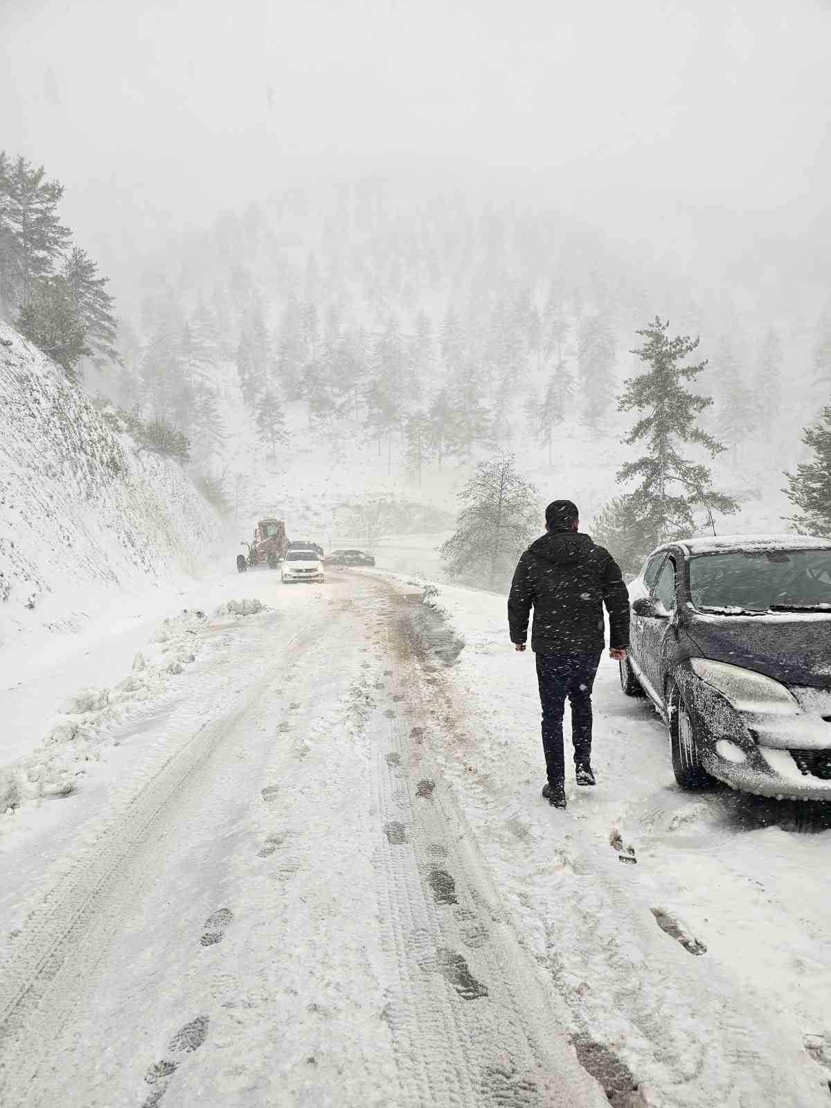 Adana’nın Yüksek Kesimlerinde Kar Ve Tipi Etkili Oldu