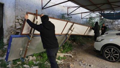 Adana'nın Kozan ilçesinde fırtına nedeniyle