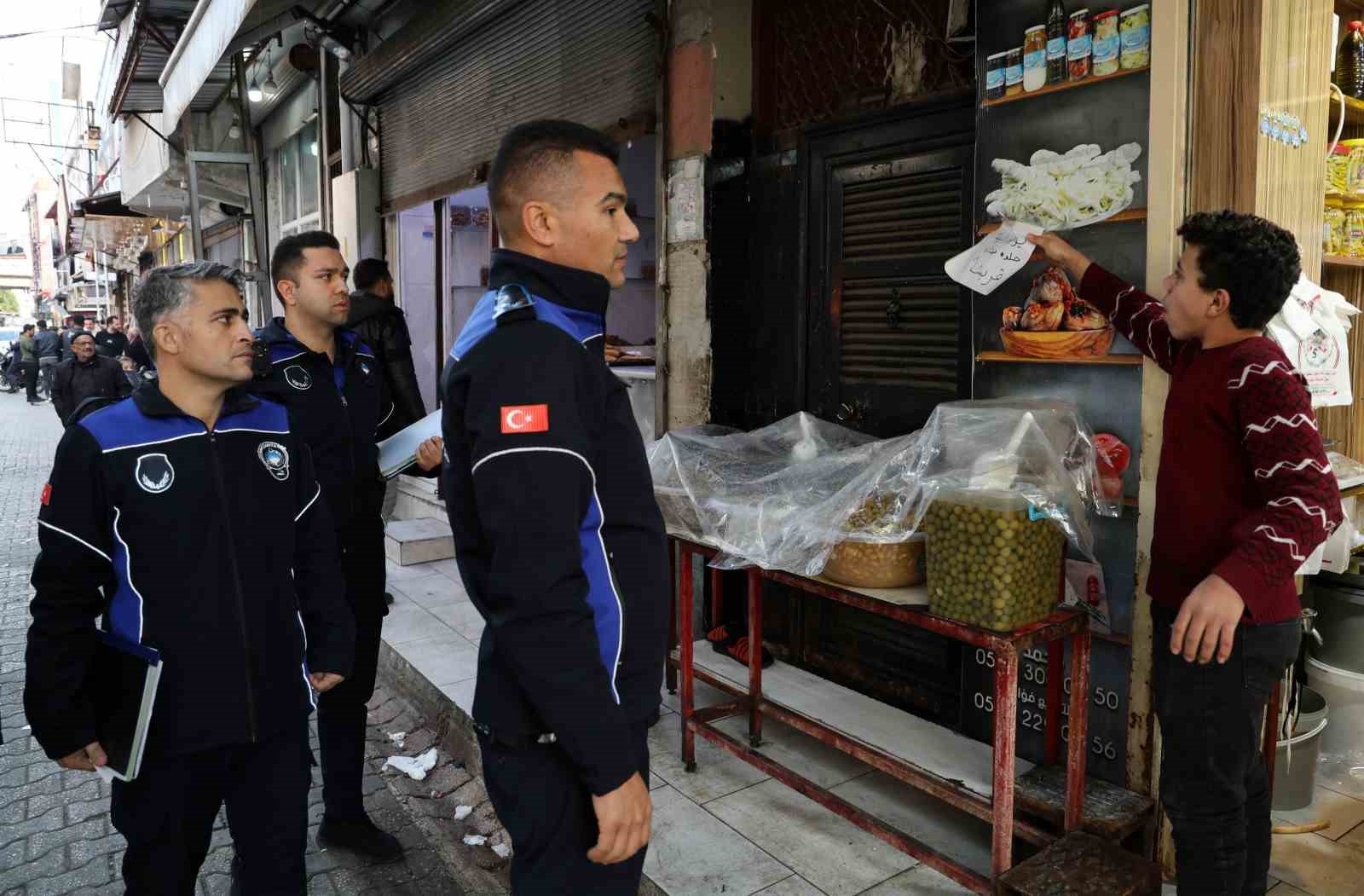 Adana’da Zabıta Ekiplerinden Yoğun Denetim: Kaldırım İşgali ve Hijyen Kontrolü Yapıldı